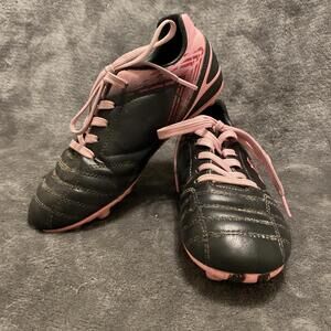 Youth Kids Soccer Cleats Pink Black Size 2.D Brava Outdoor Futbol Pitch sports